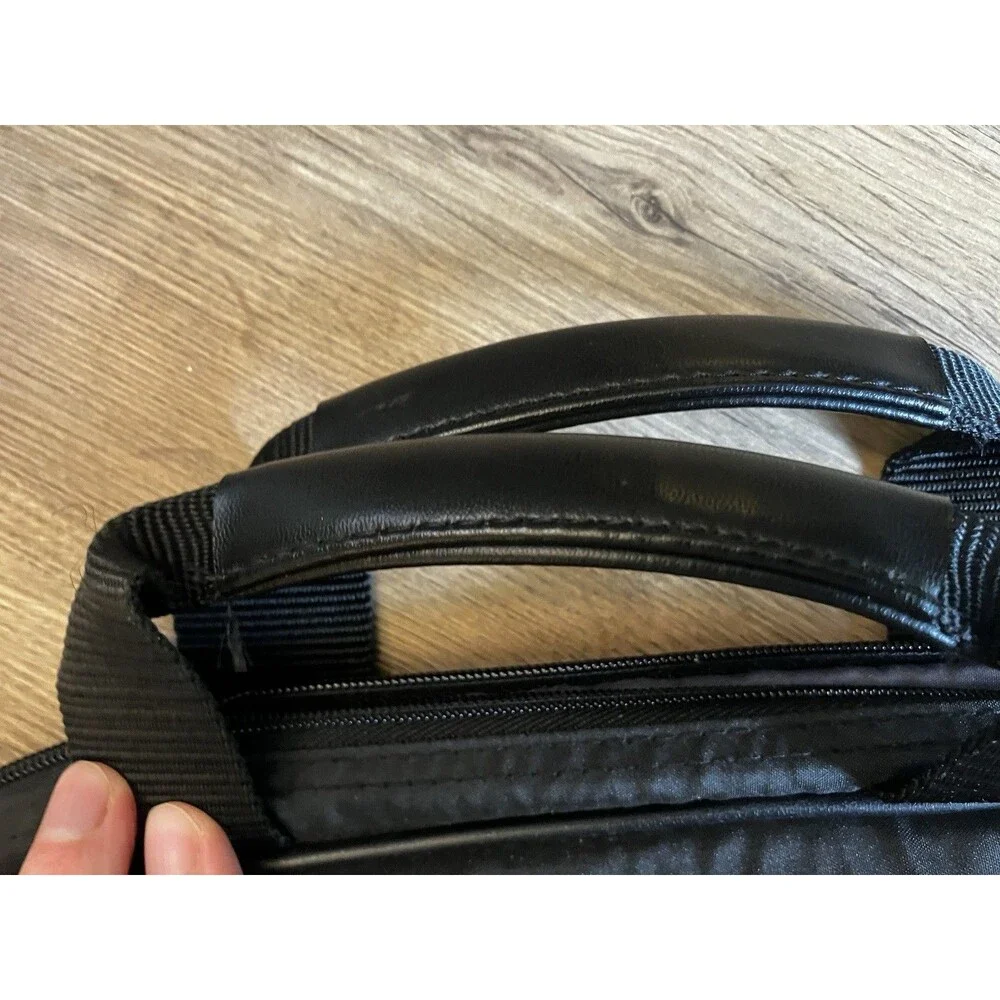 Samsonite 13 Inch Laptop Bag Very Lightly Used (Looks New)